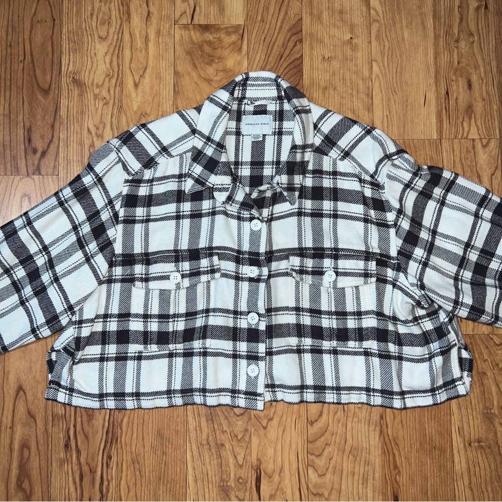 American Eagle Cropped Button Down Top - image 6